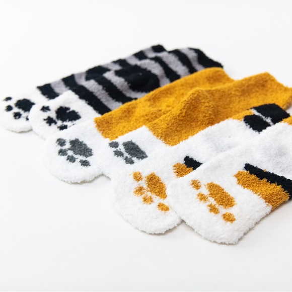 Fuzzy Cat Paw Socks Set - Black, Orange, White - Picture 2 of 6
